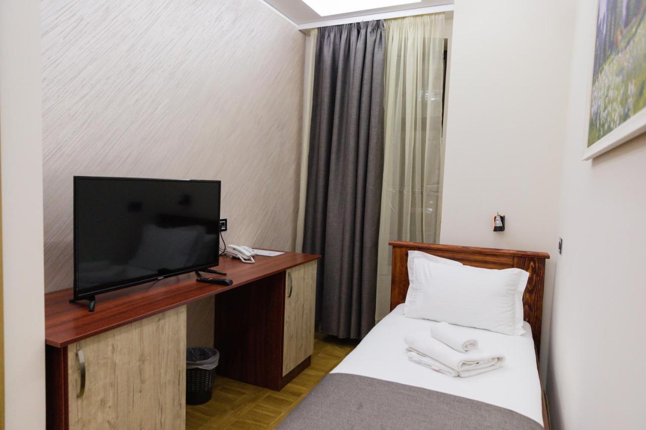 Hotel Kutko Pančevo Exterior foto